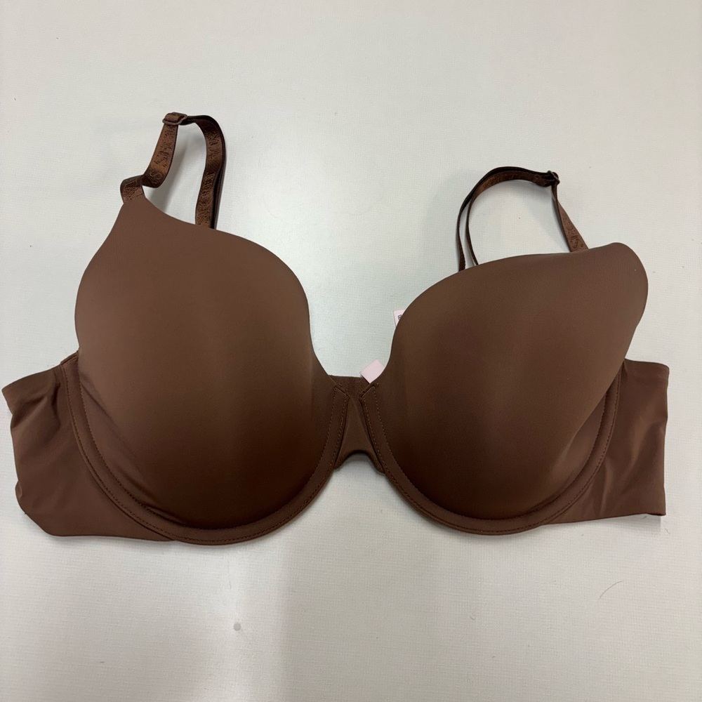 Victoria’s Secret lightly lined full coverage tshirt bra